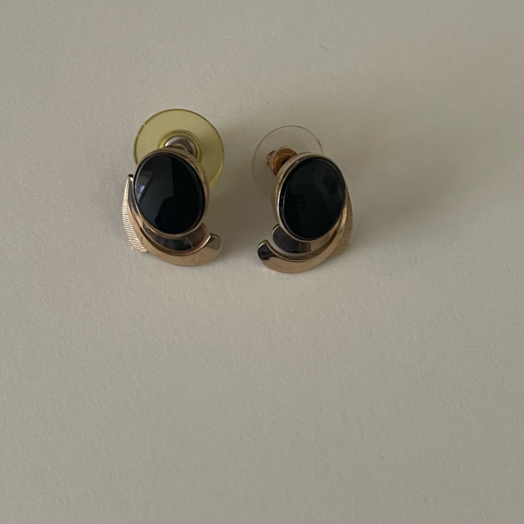 Vintage Gold With Black Gem Earrings 15$
